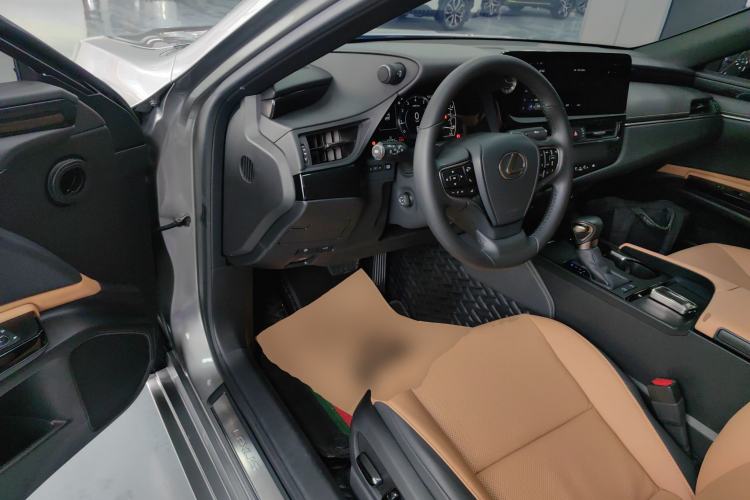 Used Lexus ES 2022 200 Excellence Edition
