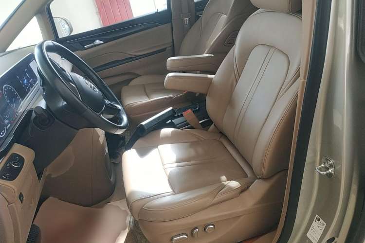 Used Buick GL8 2021 ES Land Cruiser 653T Luxury Edition
