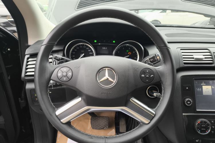 Used Mercedes-Benz R-Class 2017 R 320 4MATIC Business Edition Prestige Model