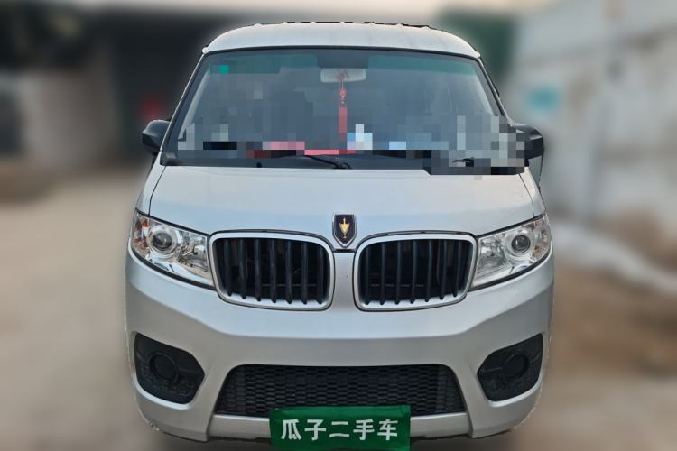 Used Jinbei Hiace X30 2023 1.5L Super-Comfortable Passenger Van 5/6/7-Seater Non-Air-Conditioned Version Model SWC15M