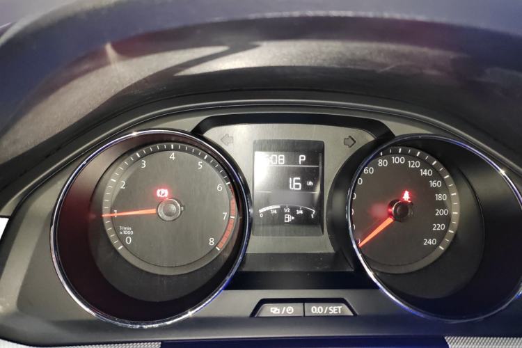 Used Volkswagen C-TREK 2018 1.5L Automatic Fashion Model
