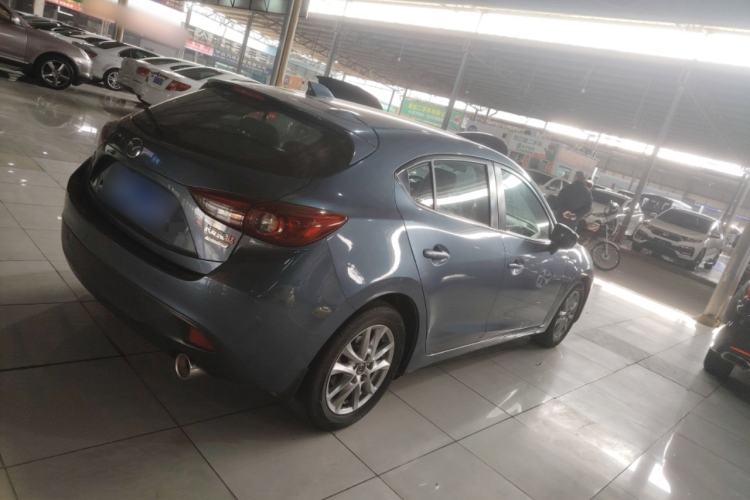 Used Mazda Mazda 3 Axela 2016 Hatchback 1.5L Automatic Comfort Model