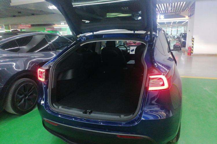 Used Tesla Model Y 2021 Long-Range All-Wheel-Drive Version 3D7
