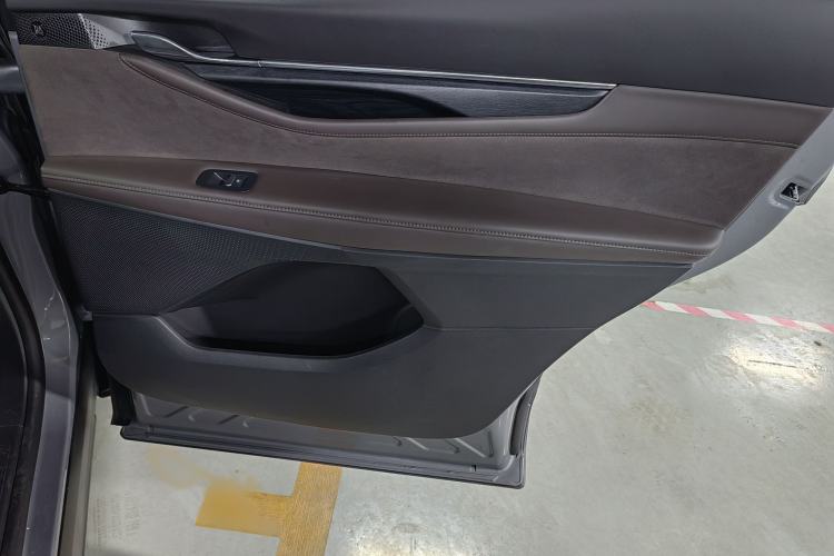 Used Ford Edge 2025 Ford Explorer L 2.0T EcoBoost E-Hybrid Four-Wheel-Drive 7-Seater Supreme Model
