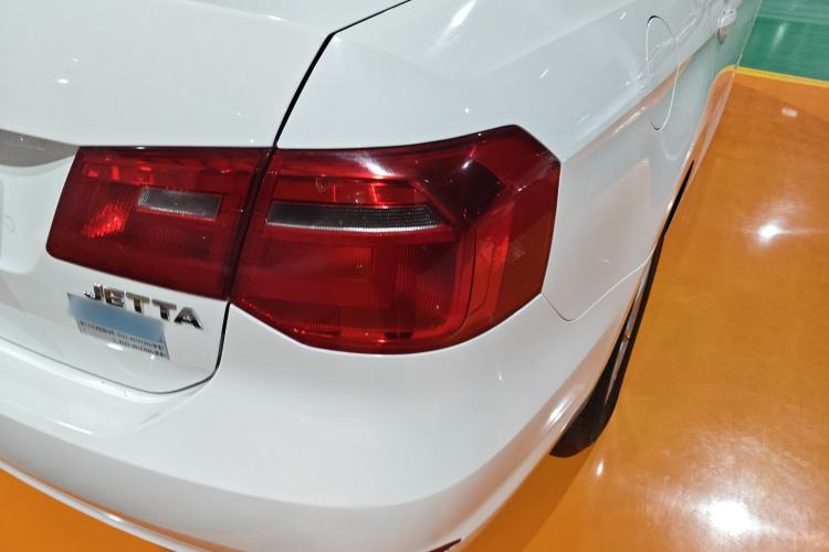 Used Volkswagen Jetta 2015 1.6L Automatic Fashion Model
