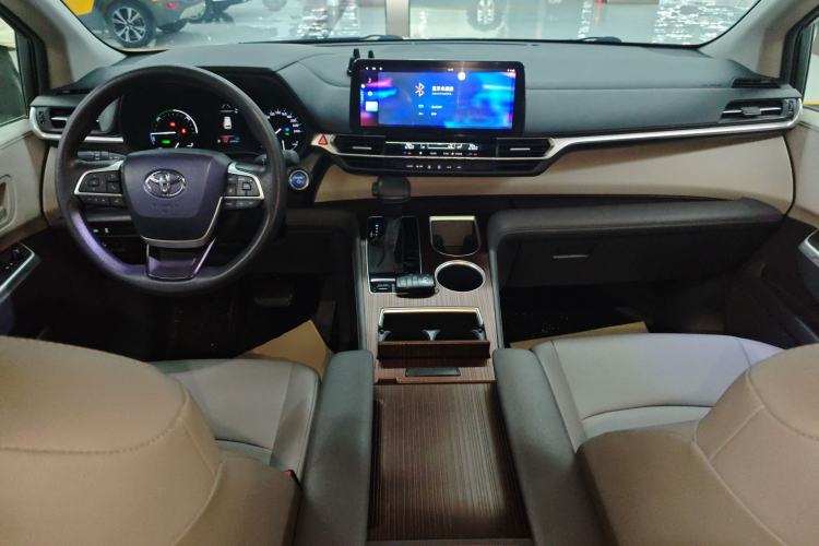 Used Toyota Granvia 2023 2.5L Hybrid Comfort Edition