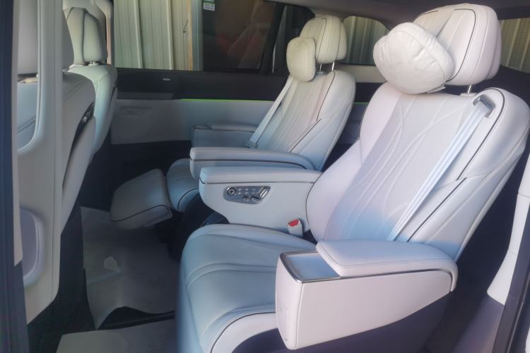 Used XPeng X9 2025 740 Ultra-Long Range Max