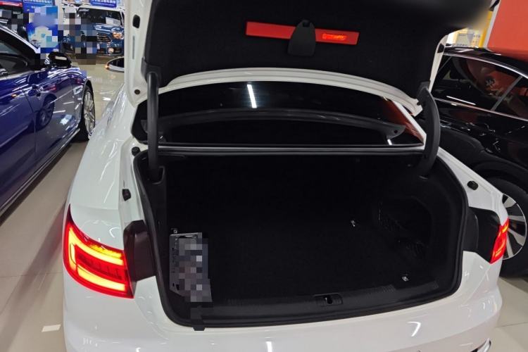 Used Audi A4L 2019 40 TFSI Fashion Edition China VI Emission Standard
