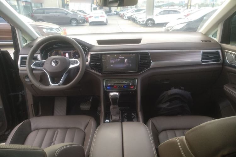 Used Volkswagen Viloran 2020 330TSI Luxury Edition
