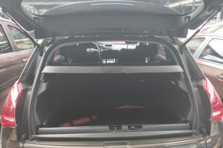 Used Peugeot 3008 2015 2.0L Automatic Classic Edition
