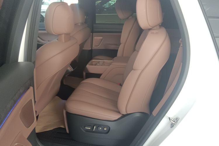 Used Nio ES8 2023 75 kWh Executive Edition
