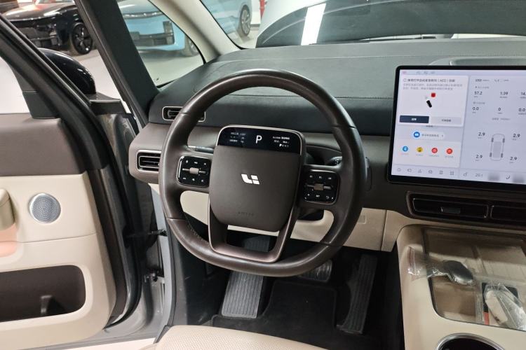 Used Li Auto MEGA 2024 Ultra Model
