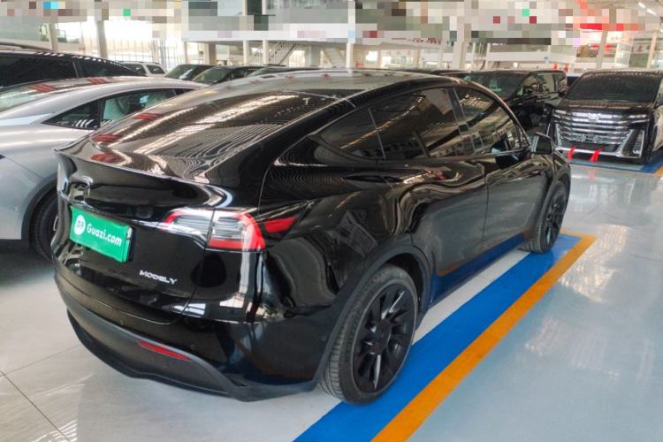 Used Tesla Model Y 2022 Long-Range All-Wheel-Drive Version
