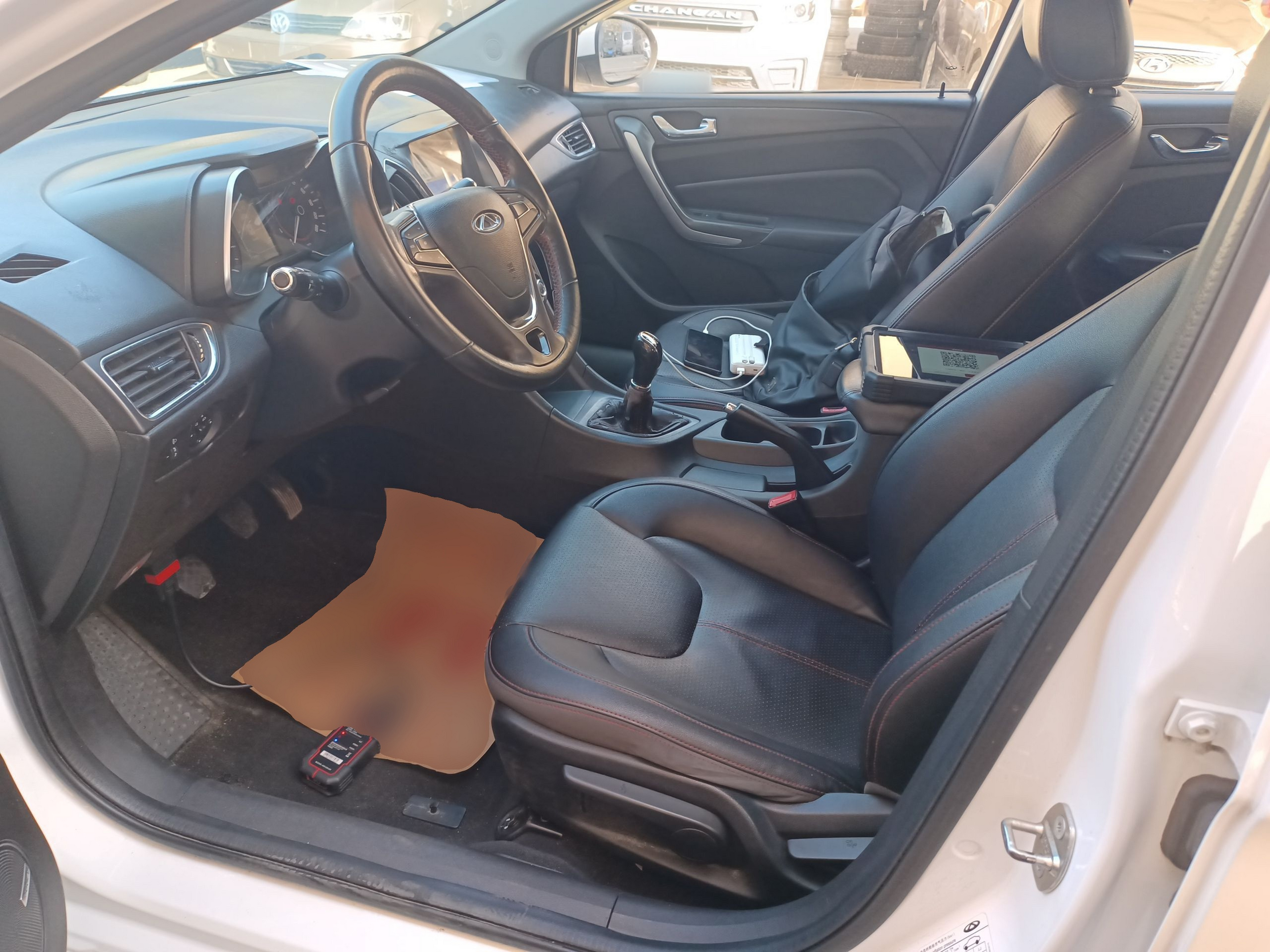 المقاعد الأمامية داخل السيارة