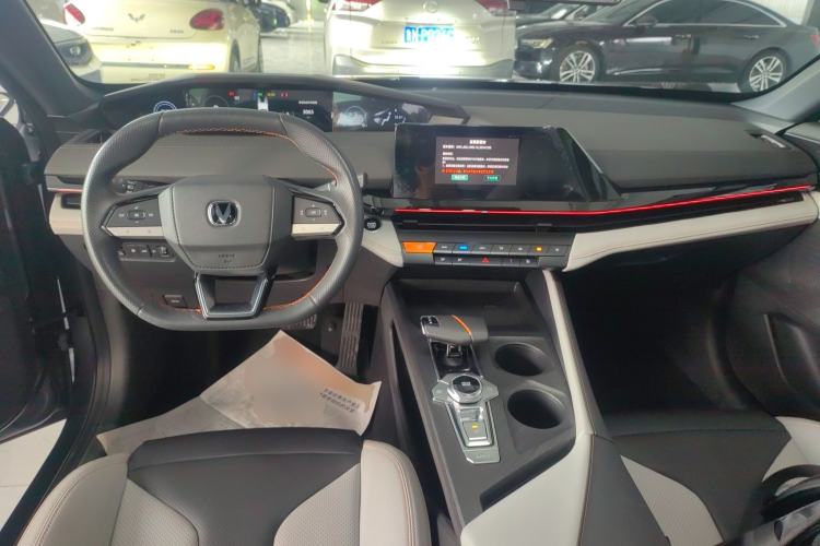 Used Changan UNI-V iDD 2024 Blue Whale Smart Electric iDD 136km Luxury Model