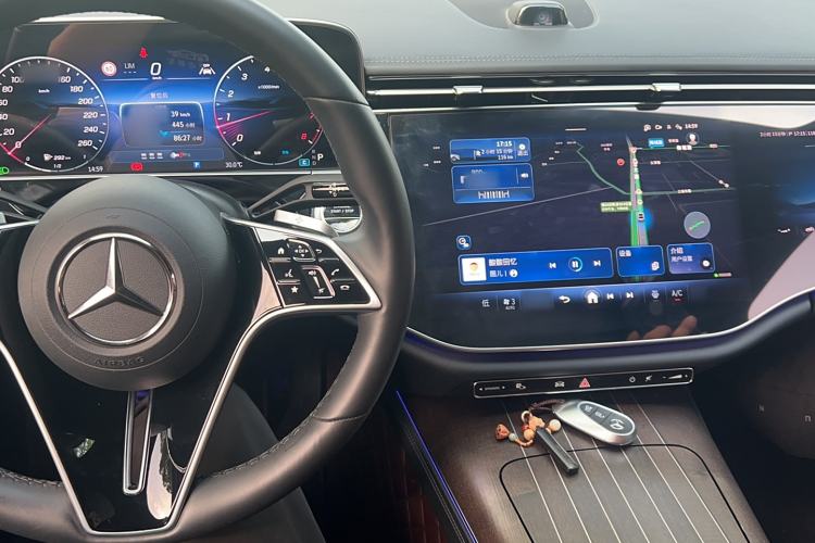 Used Mercedes-Benz E-Class 2024 Facelift E 300 L Luxury Edition
