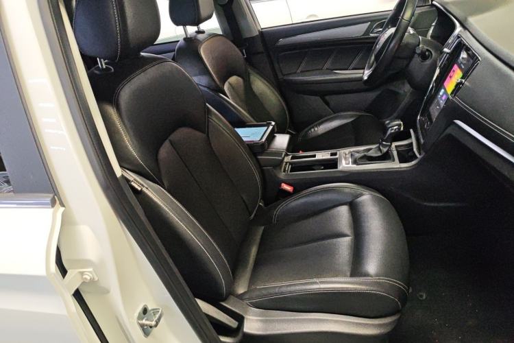 Used Roewe RX5 2019 20T Two-Wheel Drive Automatic 4G Connected Platinum Edition
