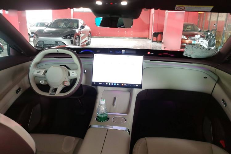 Used  YU7 2025 Ultra-Long Range Rear-Wheel Drive Version
