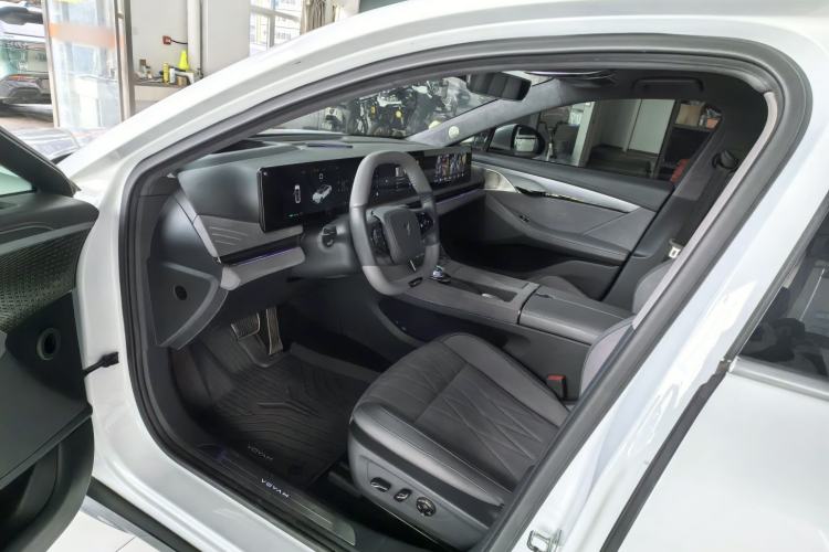 Used VOYAH PASSION 2023 Four-Wheel Drive Standard Edition