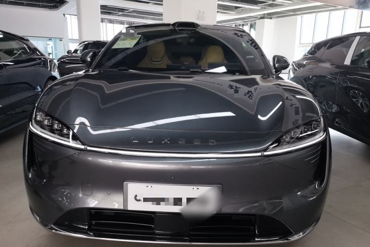 Used Hima Luxeed R7 2024 All-Electric 802 km Max
