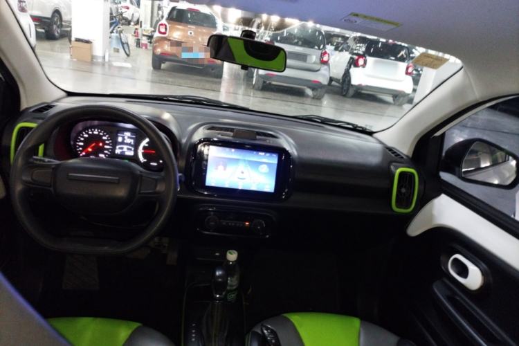 Used Roewe Clever 2021 302 km New Four-Seater Super-Efficient Version
