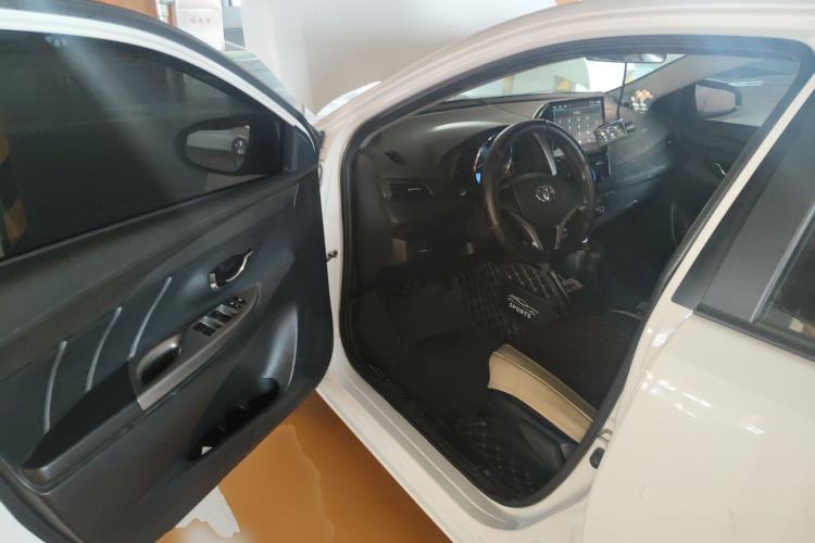 Used Toyota YARiS L 2015 1.5E Automatic Charm Edition
