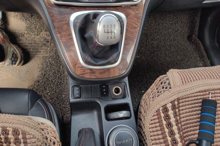 Used Haval H6 2015 Revised Version Sport Edition 1.5T Manual Transmission Two-Wheel Drive Elite Grade
