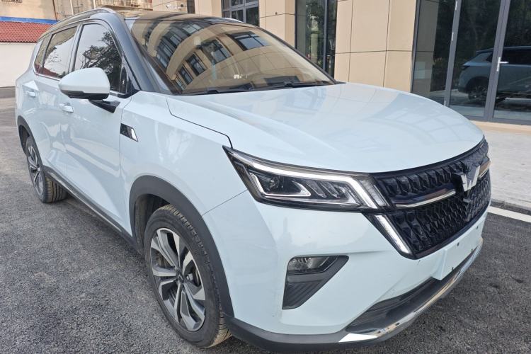 Used Wuling Asta 2022 2.0L DHT Electric-Speed Version
