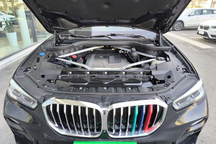 Used BMW X5 2021 xDrive40i Luxury Model with M Sport Package
