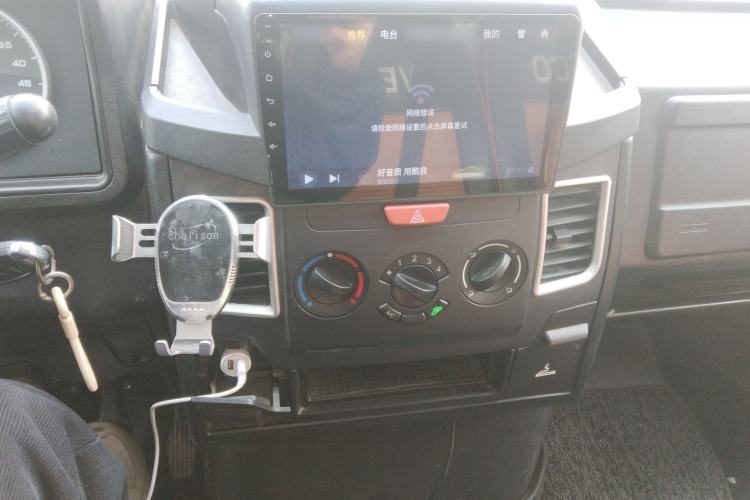 Used Iveco Daily 2021 2.5T A35 M1 Passenger Van 5-9 Seater Short Wheelbase Mid-Roof Design Dual Tires Manual Doors