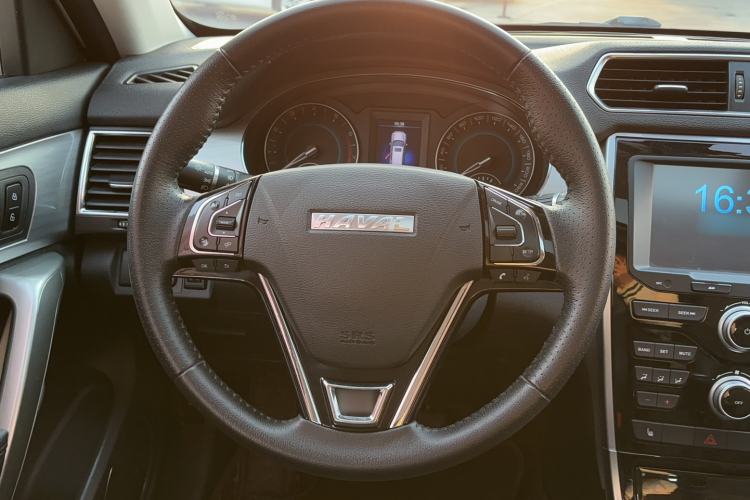 Used Haval H2 2017 Red-Label 1.5T Manual Two-Wheel-Drive Elite Model
