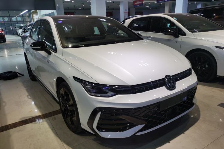 Used Volkswagen Golf 2025 300TSI R-Line
