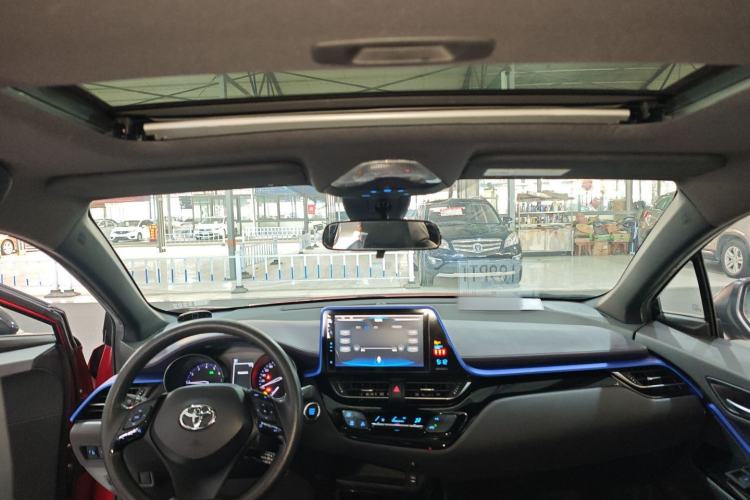 Used Toyota C-HR 2018 2.0L Leading with Sunroof China VI Standard