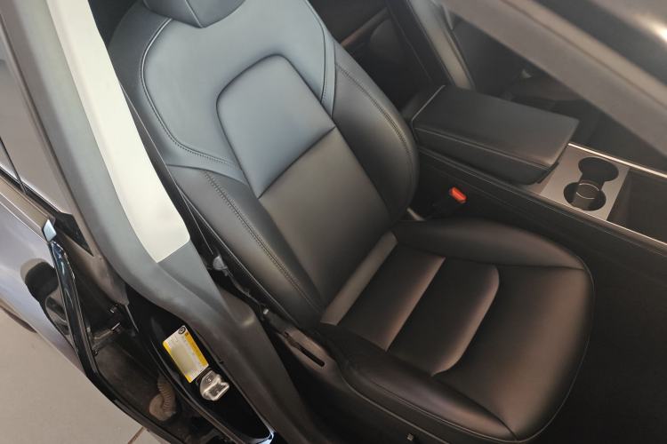 Used Tesla Model Y 2022 Rear-Wheel-Drive Version
