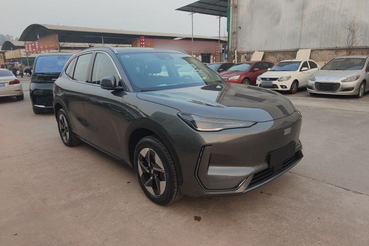 Used  E5 2024 440km Launch Edition
