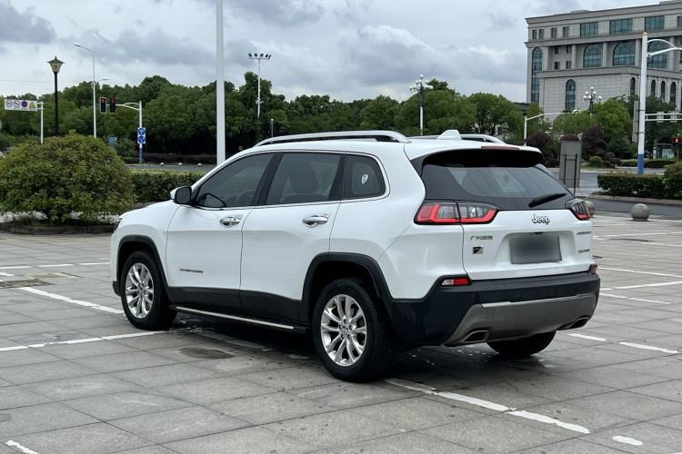 Used Jeep Cherokee 2019 2.0T Two-Wheel Drive Smart Enjoyment Version China V
