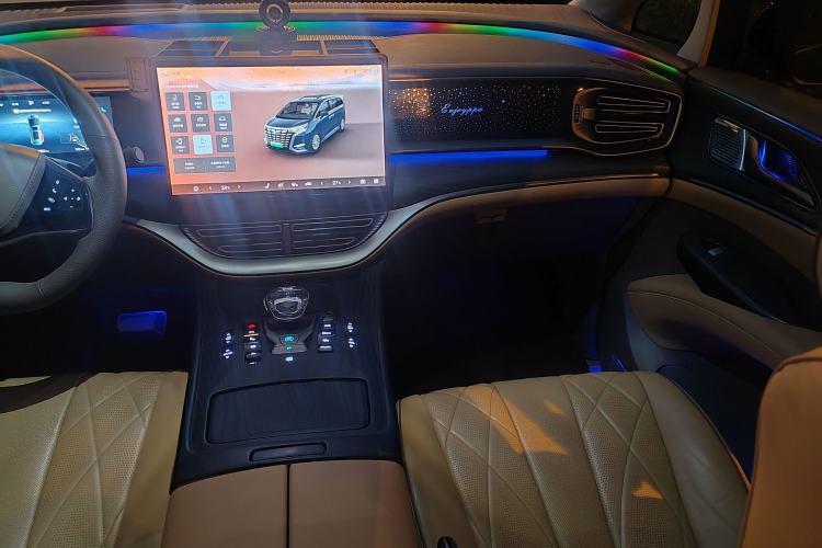 Used Denza D9 2022 DM-i 970 Four-Wheel Drive Prestige Model