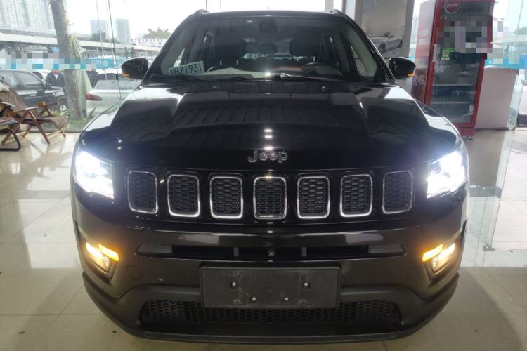 Used  Compass 2017 200T Automatic Family Edition
