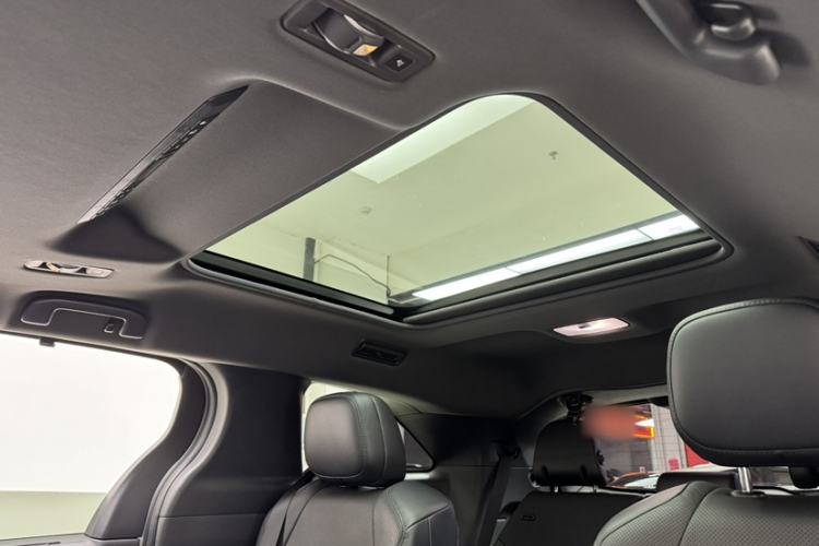 Used Toyota Granvia 2024 2.5L Hybrid Prestige PLUS Edition
