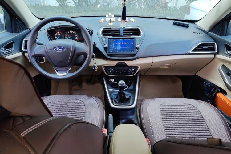 Used Ford Escort 2015 1.5L Manual Comfort Model
