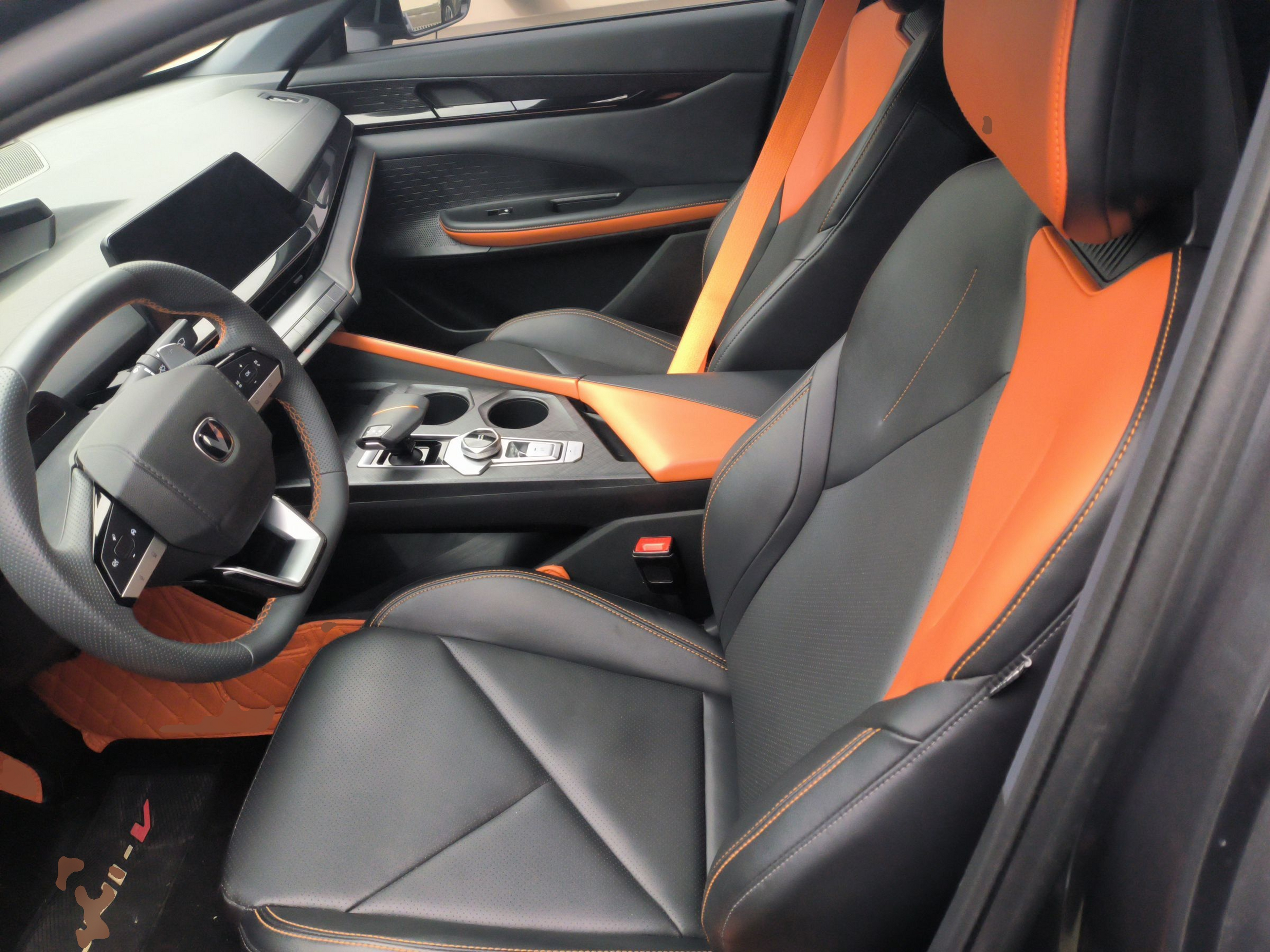 Переднее сиденье в автомобиле