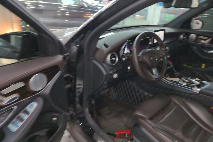 Used Mercedes-Benz GLC 2018 GLC 260 4MATIC Luxury Model