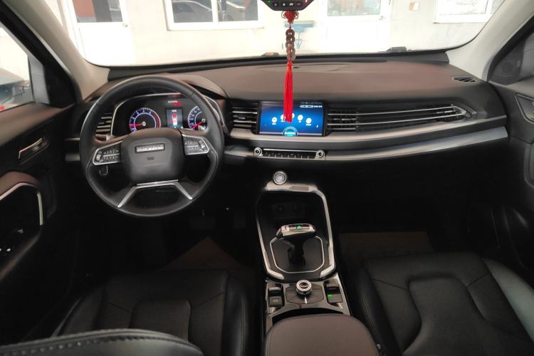 Used Haval H6 2017 Red-Label 1.3T Automatic Two-Wheel Drive ZhiShang Model
