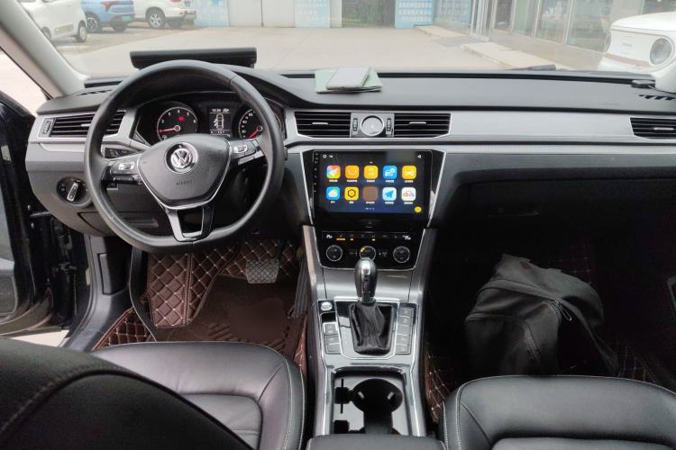 Used Volkswagen Passat 2017 330TSI DSG Luxury Edition
