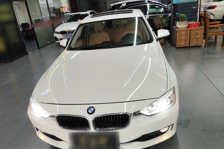 Used BMW 3 Series 2015 320i Fashion Model
