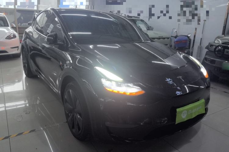 Used Tesla Model Y 2023 Long-Range All-Wheel-Drive Version
