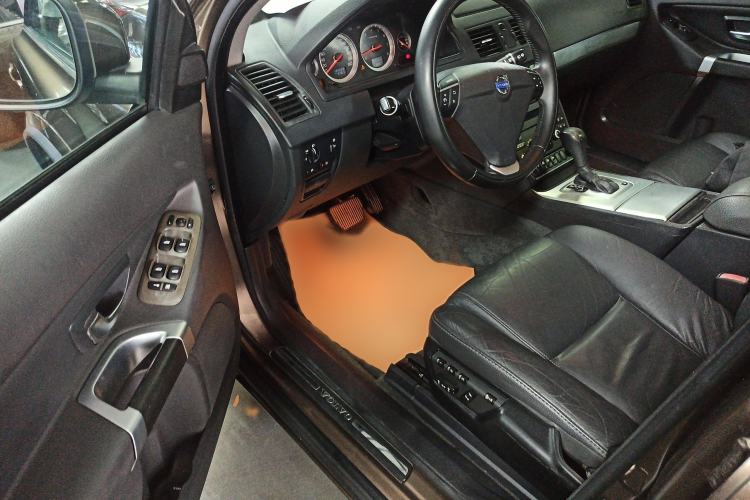 Used Volvo XC Classic 2014 T5 Luxury Edition
