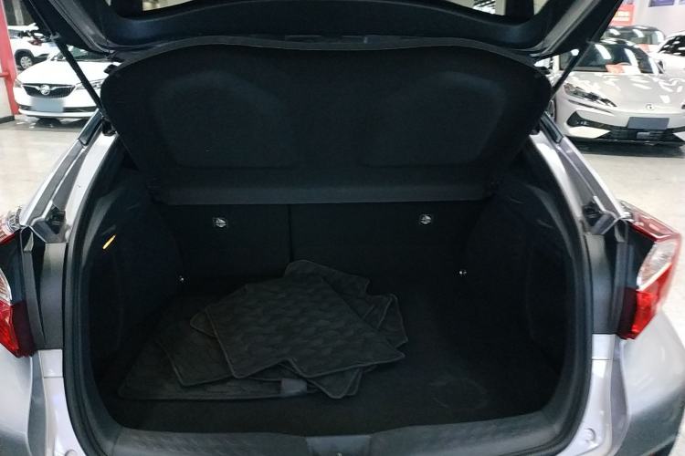 Used Toyota IZOA 2021 2.0L Enjoy Edition
