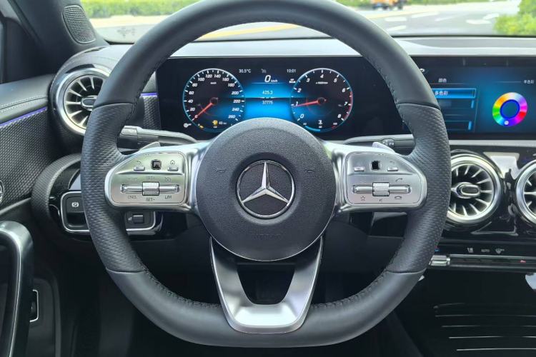 Used Mercedes-Benz A-Class 2022 Revised Version A 200 L Sport Sedan Fashionable Style
