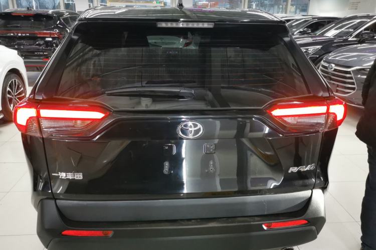 Used Toyota RAV4 2022 2.0L CVT Two-Wheel Drive Urban Edition
